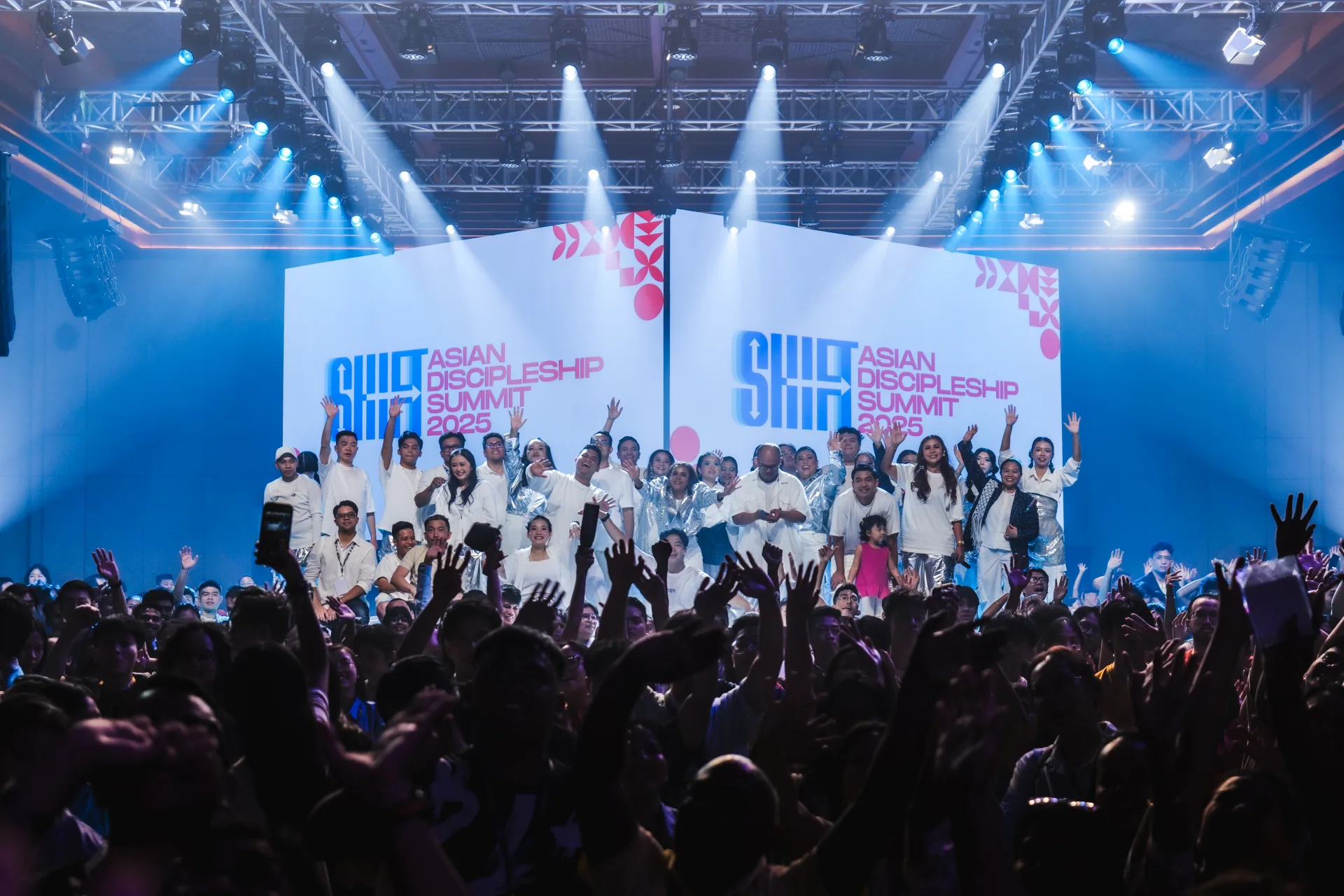 GKDI Worship di balik layar